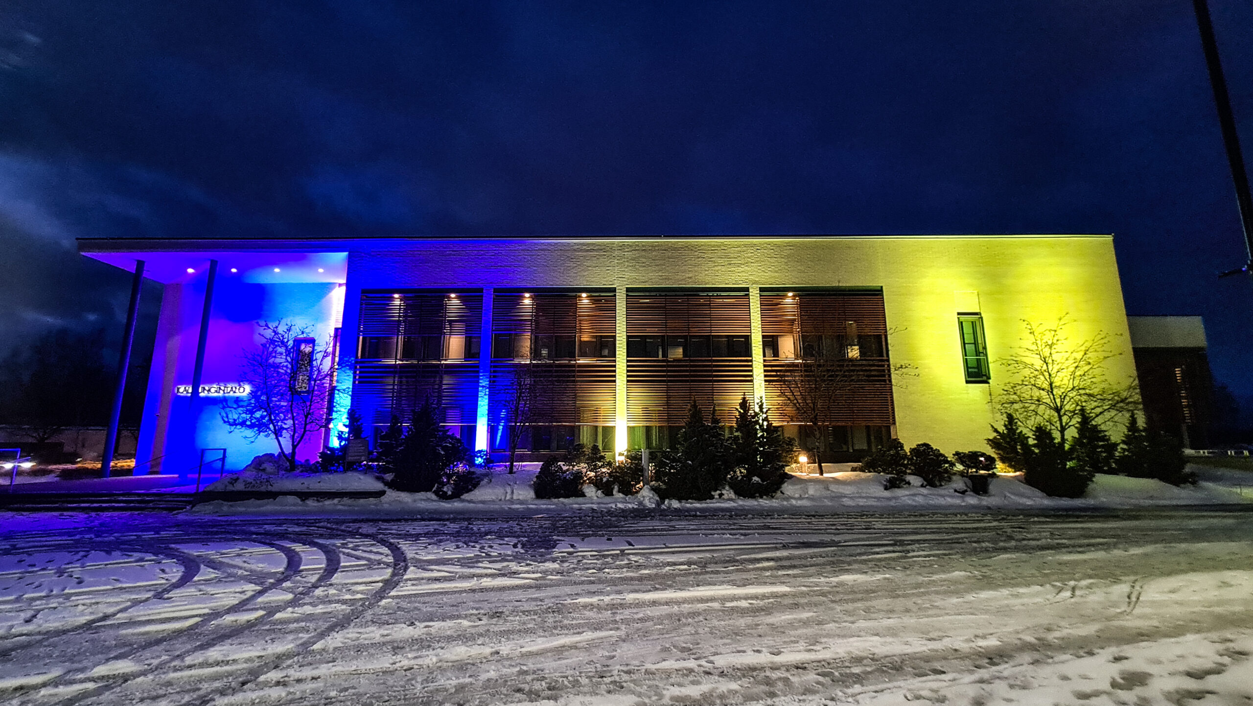 Ylöjärven kaupungintalo valaistaan Ukrainan väreillä 23.–25. helmikuuta